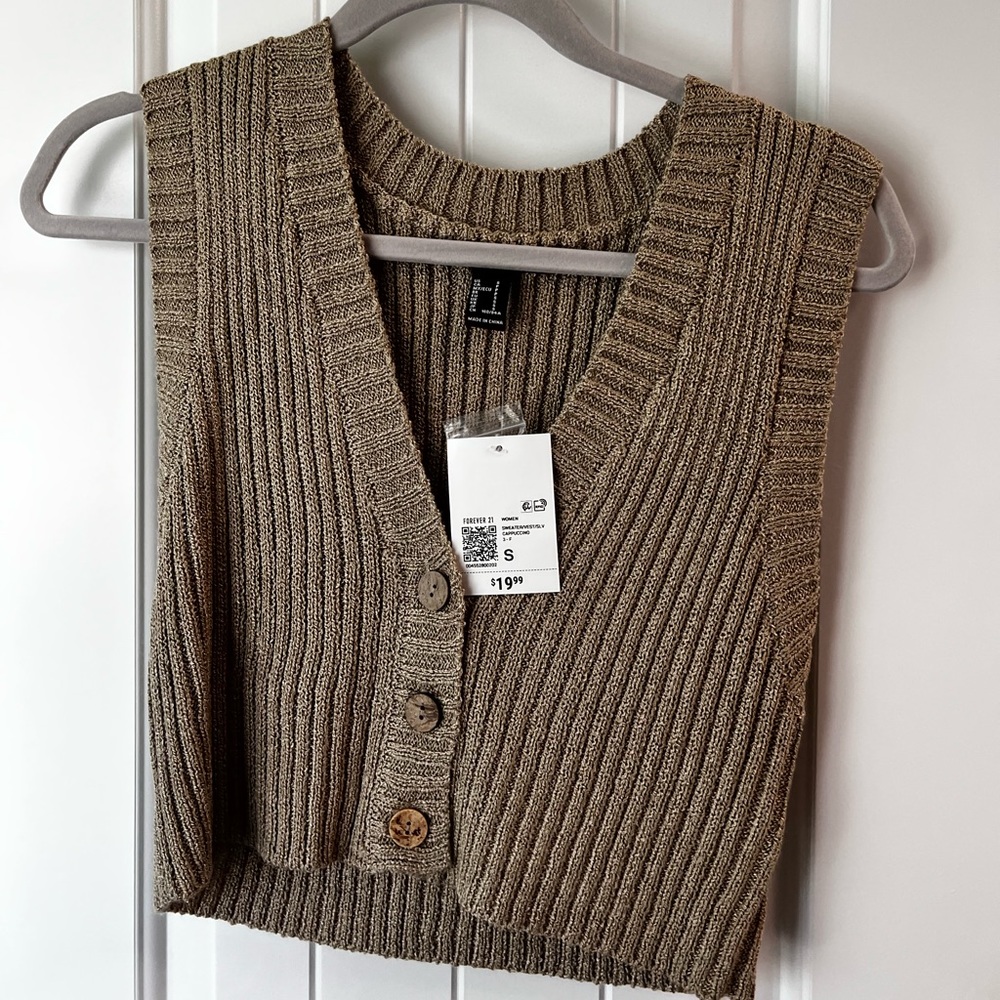 Women’s sweater tank top NWT